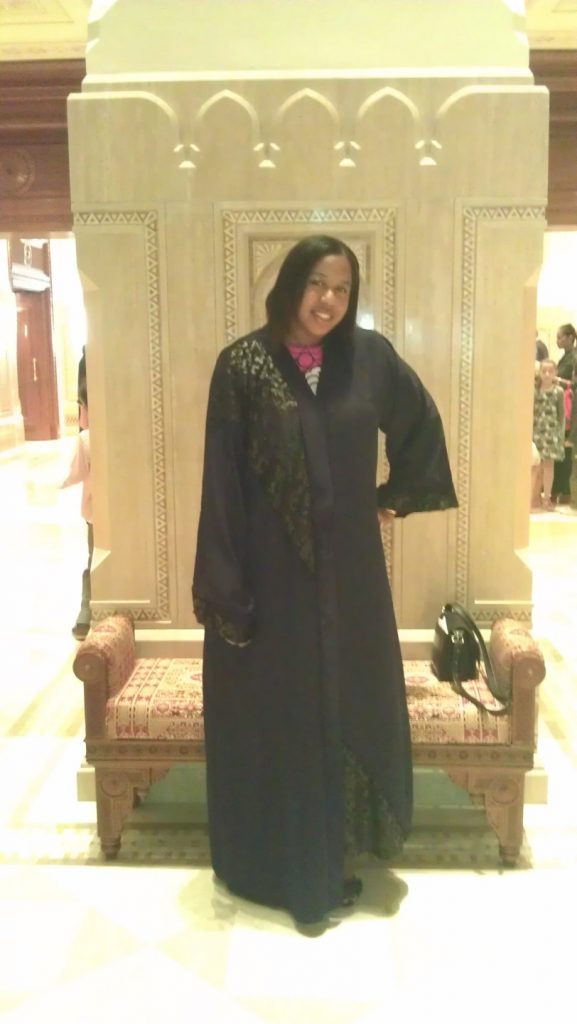 Rocking the abaya Omani style ;-). 