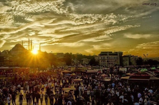 Istanbul pic via Trover.com.