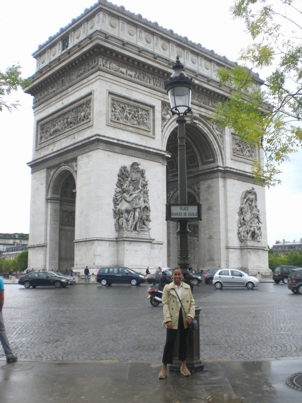 Nadeen at the Arc de Triomphe.